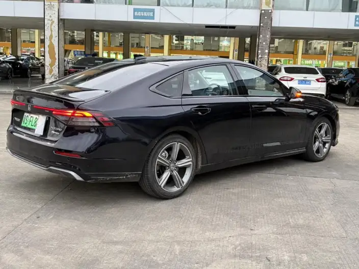Honda Accord PHEV 2023 Model e:PHEV Premium Edition – фото 6