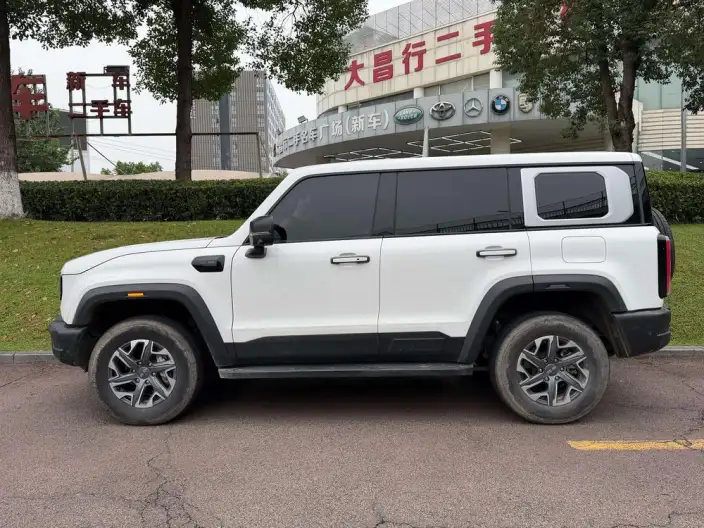 BAIC BJ40 2024 Model City Hunter Edition 2.0T Automatic 4WD Supreme Model