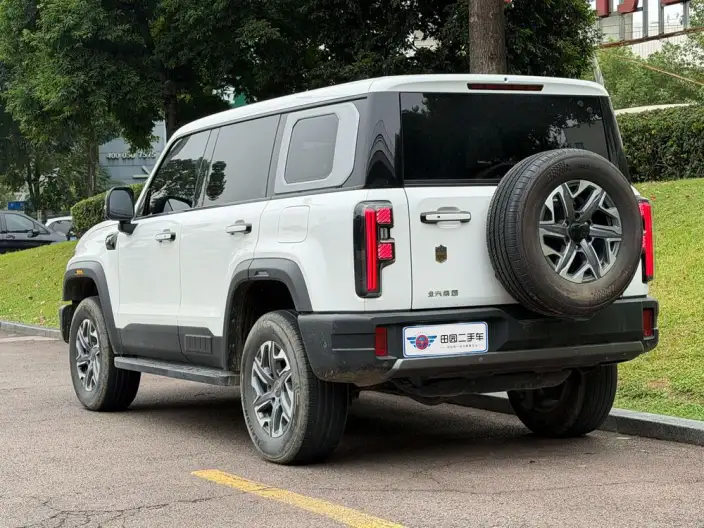 BAIC BJ40 2024 Model City Hunter Edition 2.0T Automatic 4WD Supreme Model