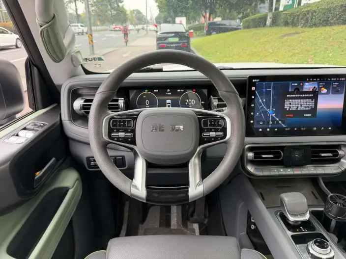 BAIC BJ40 2024 Model City Hunter Edition 2.0T Automatic 4WD Supreme Model – фото 9
