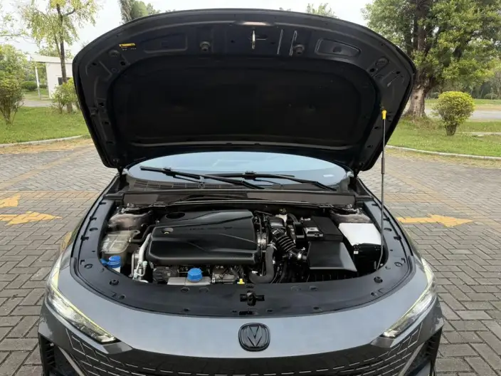Changan UNI-V 2022 Model 1.5T Sports Edition – фото 8