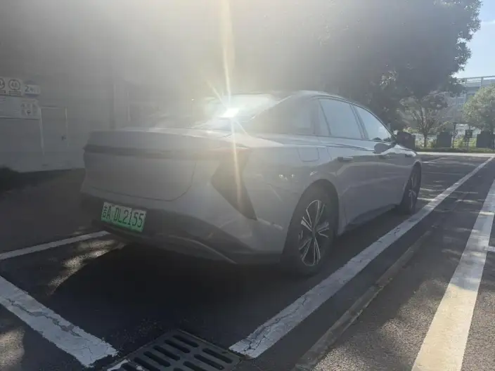 HONGQI EH7 2024 Model 690 Pro – фото 4