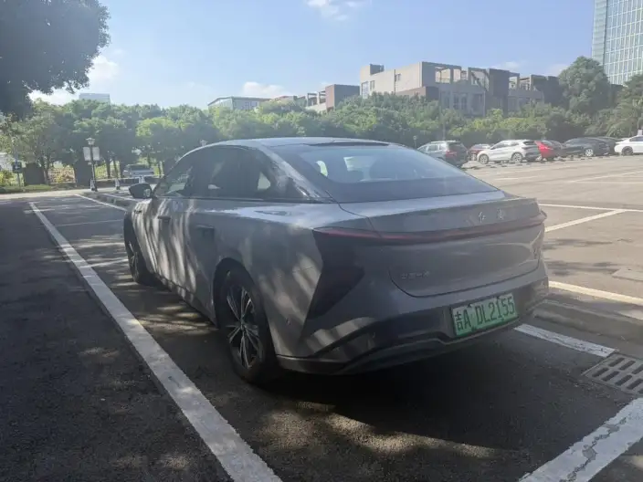 HONGQI EH7 2024 Model 690 Pro – фото 6