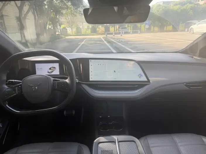 HONGQI EH7 2024 Model 690 Pro – фото 7