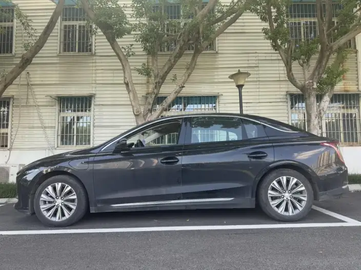 Hongqi E-QM5 2024 Model 500KM Travel Edition 100kW – фото 2