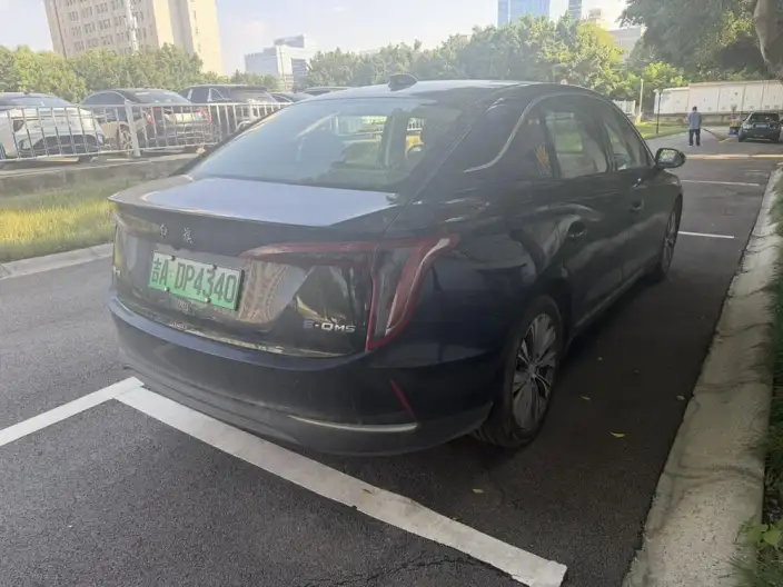 Hongqi E-QM5 2024 Model 500KM Travel Edition 100kW – фото 4