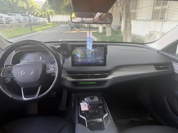 Hongqi E-QM5 2024 Model 500KM Travel Edition 100kW – фото 6