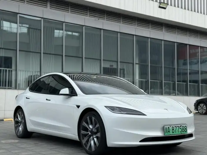 Model 3 2023 Model Long Battery Life Pro All-wheel drive version – фото 3