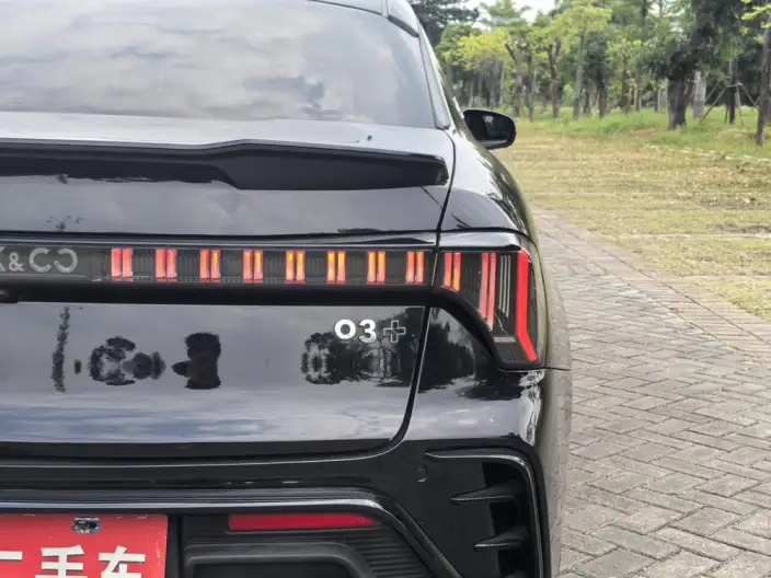 Lynk & Co 03 2023 Model 03+ 2.0TD Automatic Performance Package – фото 9