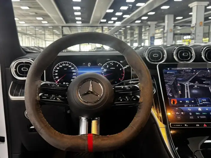 Mercedes-Benz GLC 2023 Model GLC 260 L 4MATIC Luxury Model 5 seat – фото 10