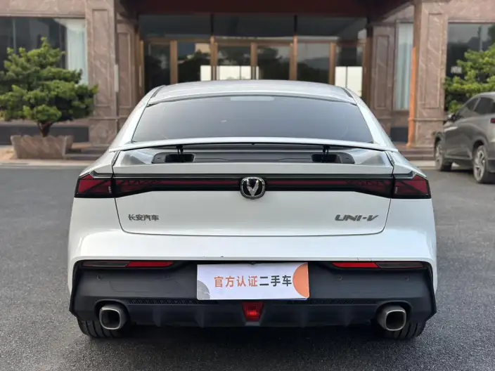 Changan UNI-V 2023 Model 1.5T Exclusive Model – фото 6