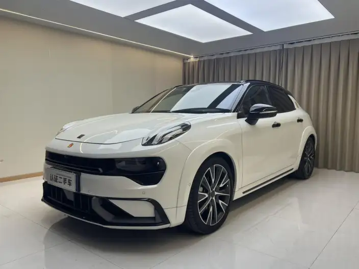 Lynk & Co 02 Hatchback 2022 Model 2.0TD Hatchback Pro – фото 1