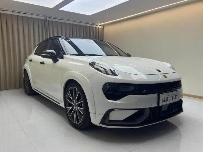 Lynk & Co 02 Hatchback 2022 Model 2.0TD Hatchback Pro – фото 3