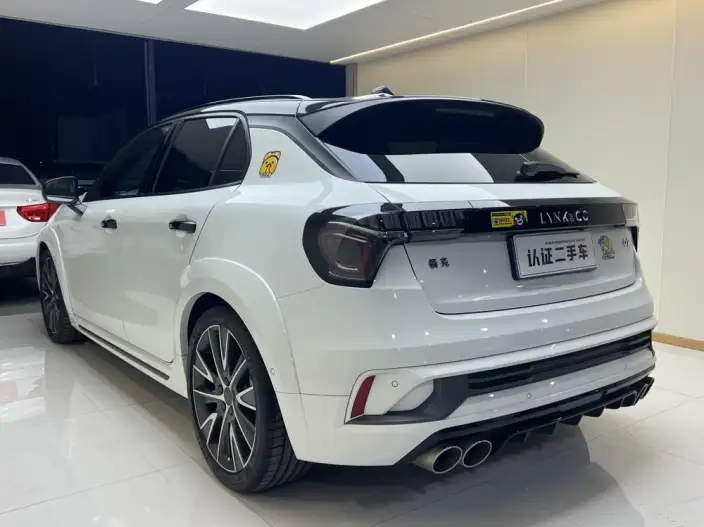 Lynk & Co 02 Hatchback 2022 Model 2.0TD Hatchback Pro – фото 4