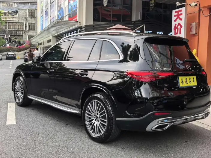 Mercedes-Benz GLC 2024 Model Facelift GLC 300 L 4MATIC Dynamic Model 5 seat – фото 3