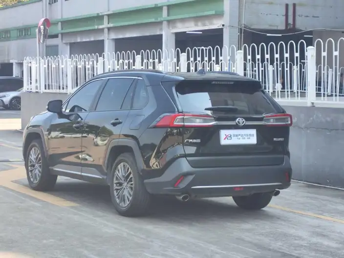Toyota Wildlander 2023 Model 2.0L 2WD Luxury PLUS Edition – фото 5