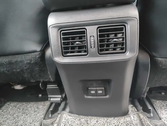 Toyota Wildlander 2023 Model 2.0L 2WD Luxury PLUS Edition – фото 8