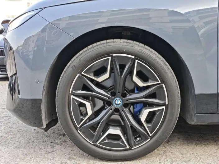 BMW iX 2022 Model xDrive40 – фото 8