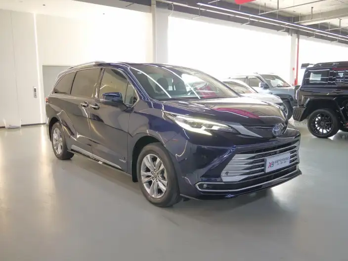 Toyota Sienna 2021 Model 2.5L Hybrid Platinum edition – фото 3
