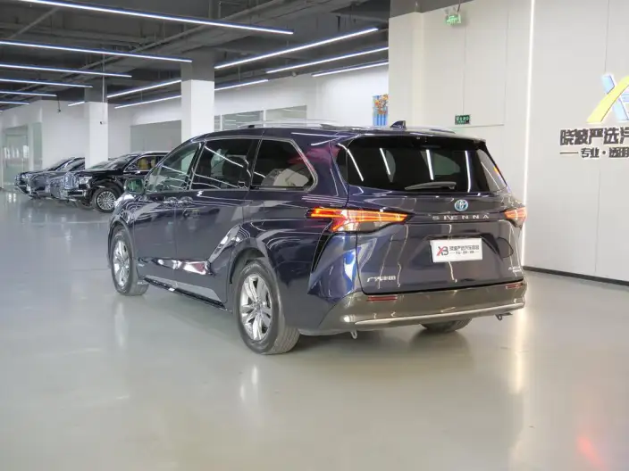 Toyota Sienna 2021 Model 2.5L Hybrid Platinum edition – фото 5