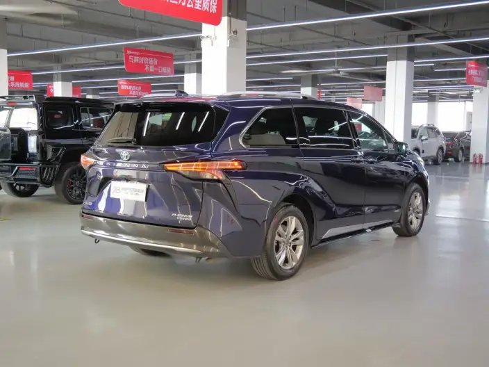 Toyota Sienna 2021 Model 2.5L Hybrid Platinum edition – фото 7