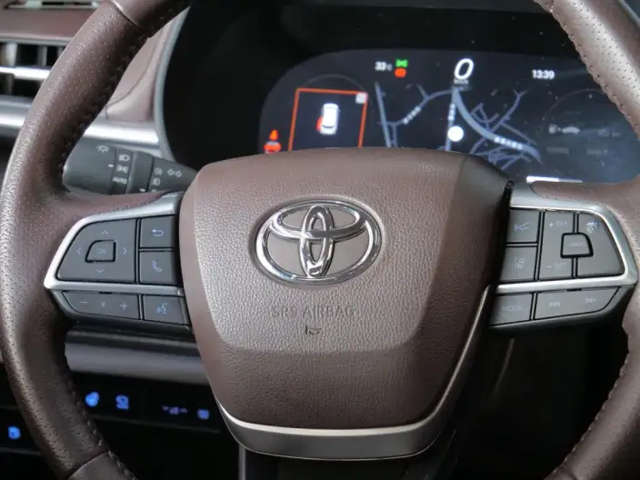 Toyota Sienna 2021 Model 2.5L Hybrid Platinum edition – фото 8
