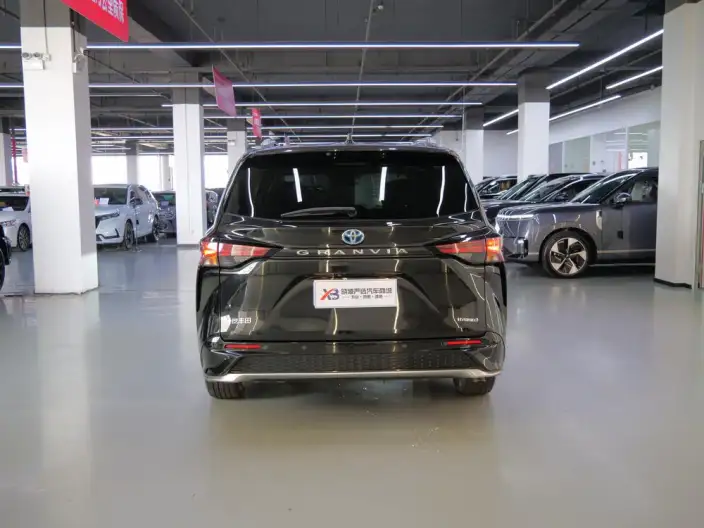 Granvia 2023 Model Intelligent Hybrid 2.5L Deluxe Edition – фото 6