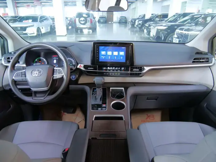 Granvia 2023 Model Intelligent Hybrid 2.5L Deluxe Edition – фото 10