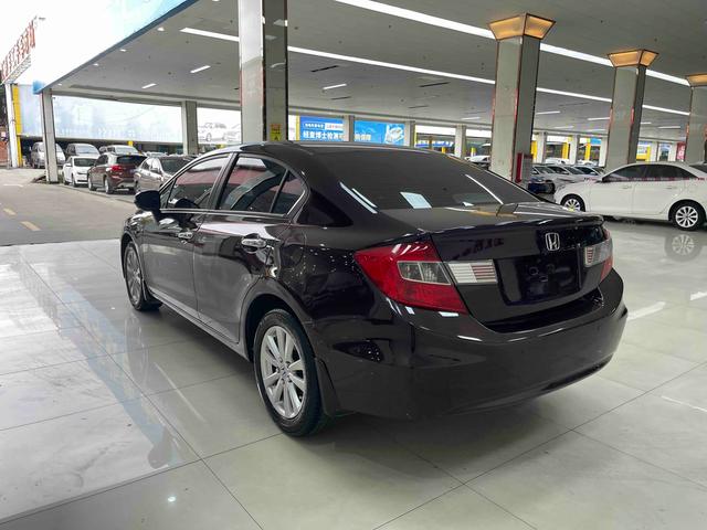 Honda Civic 2012 модификация 1.8L автоматическое Deluxe Edition – фото 4