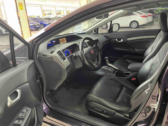 Honda Civic 2012 модификация 1.8L автоматическое Deluxe Edition – фото 6