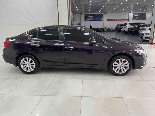 Honda Civic 2012 модификация 1.8L автоматическое Deluxe Edition – фото 10