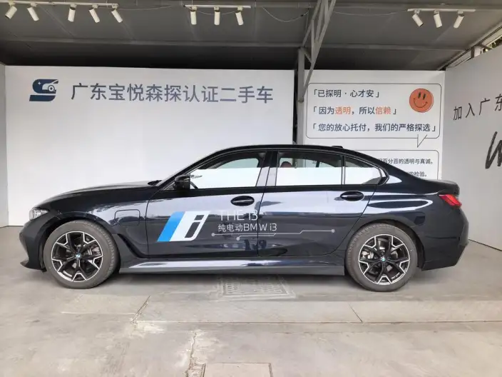 BMW i3 2026 Model eDrive40L Night Set – фото 3