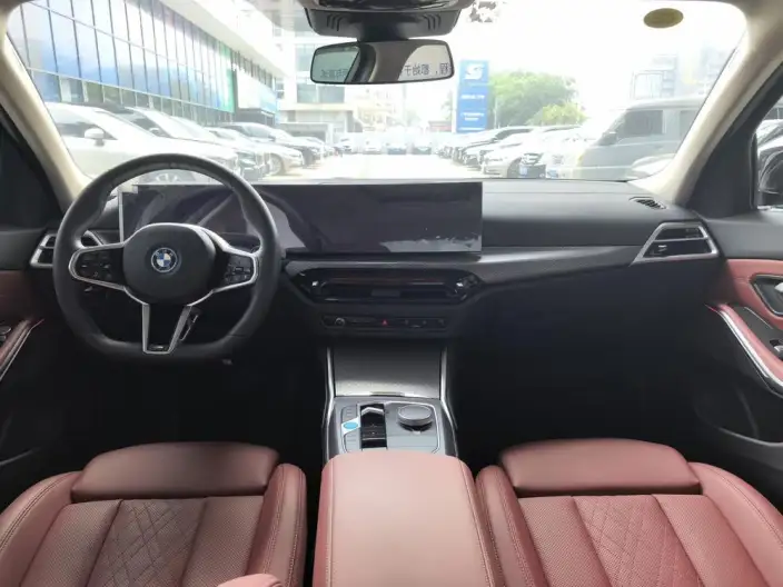 BMW i3 2026 Model eDrive40L Night Set – фото 10