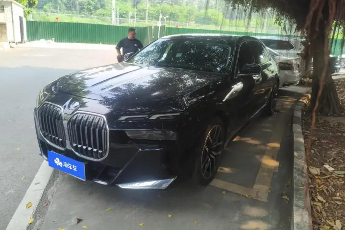 BMW 7 Series 2023 Model 735Li M Sports Set – фото 1