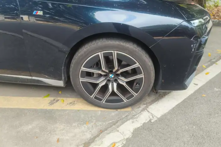 BMW 7 Series 2023 Model 735Li M Sports Set – фото 8