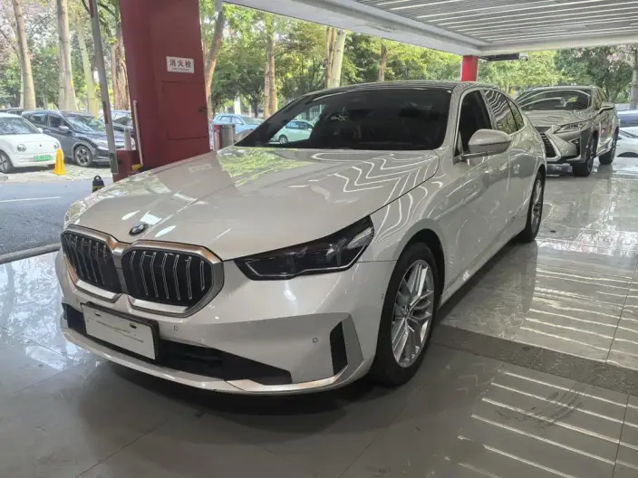 BMW 5 Series 2024 Model 525Li M Sports Set – фото 1