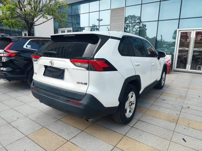 Toyota RAV4 2022 Model 2.0L CVT 2WD Urban Edition – фото 4