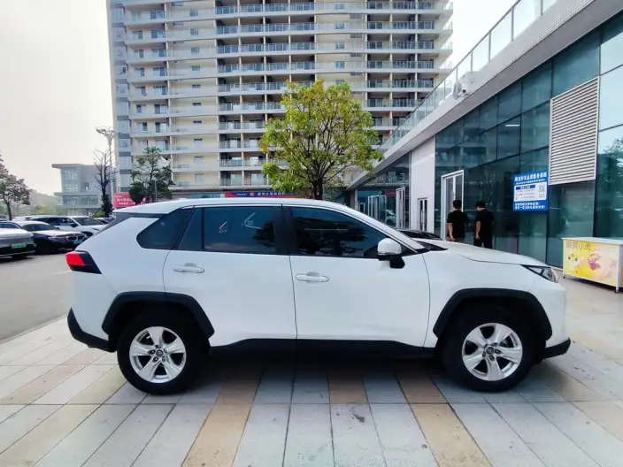 Toyota RAV4 2022 Model 2.0L CVT 2WD Urban Edition – фото 5