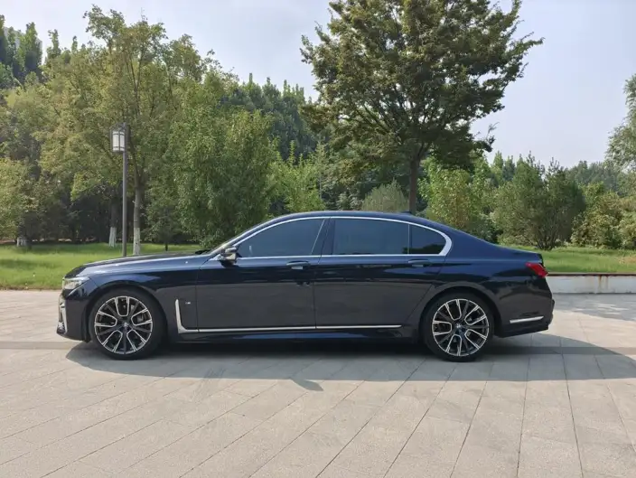 BMW 7 Series 2021 Model 740Li Leading Model M Sports Set – фото 4