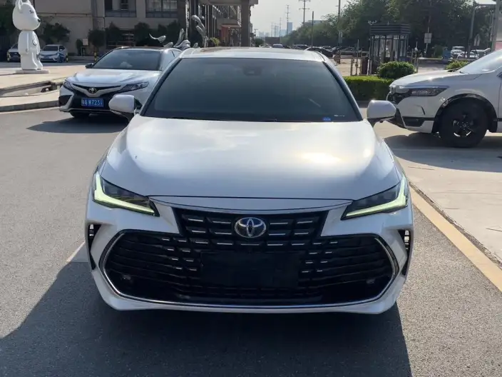 Toyota Avalon 2023 Model Intelligent Hybrid 2.5L E-CVT Deluxe Edition – фото 2