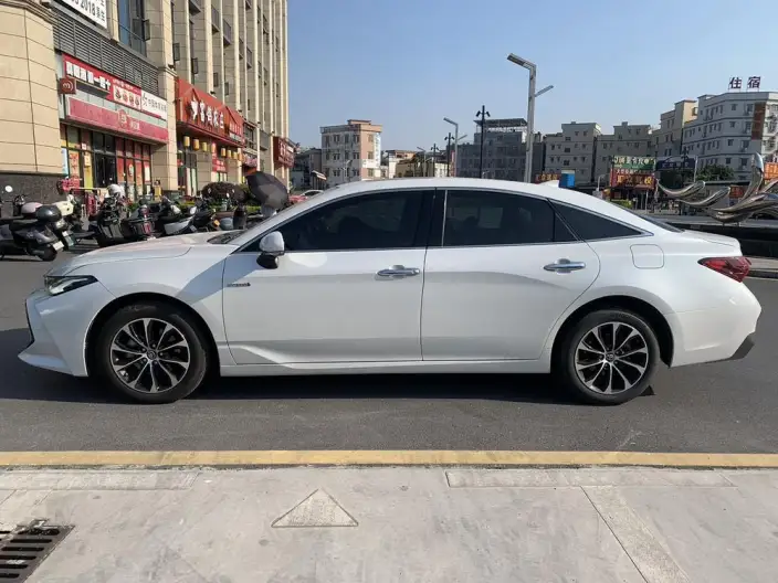 Toyota Avalon 2023 Model Intelligent Hybrid 2.5L E-CVT Deluxe Edition – фото 3
