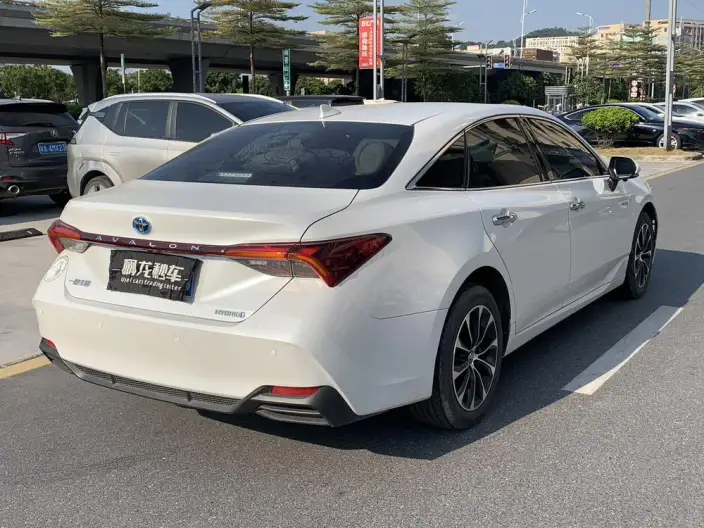 Toyota Avalon 2023 Model Intelligent Hybrid 2.5L E-CVT Deluxe Edition – фото 5