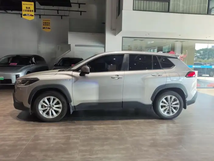 Toyota Corolla Cross 2023 Model 2.0L Intelligent Hybrid Pioneer Edition – фото 3
