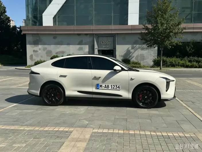 IM LS6 2026 Model EV Max – фото 7