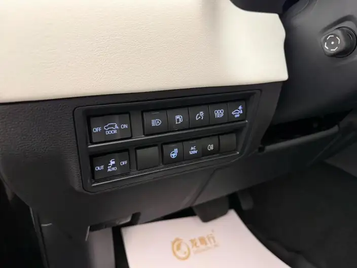 Sequoia 2023 Model 3.5T Automatic 4WD 7 seat Parallel Imported – фото 8