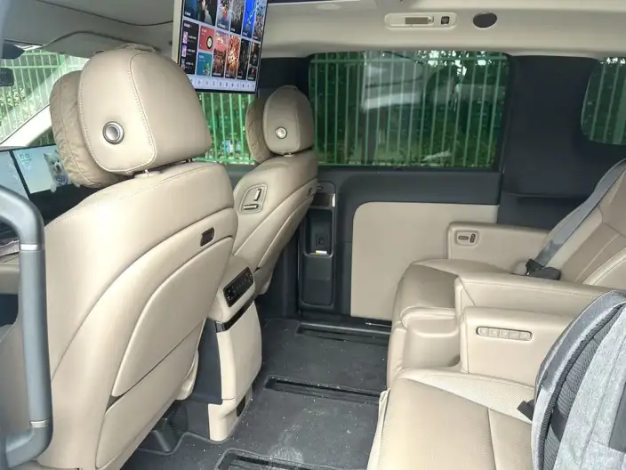 Li Auto MEGA 2025 Model Home Family Special Edition – фото 6