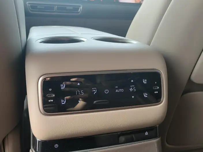 Li Auto MEGA 2025 Model Home Family Special Edition – фото 10