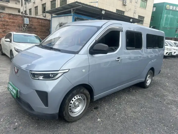 Wuling Yangguang 2024 Model 300km Comfort Model Passenger car Edition 75kW – фото 1