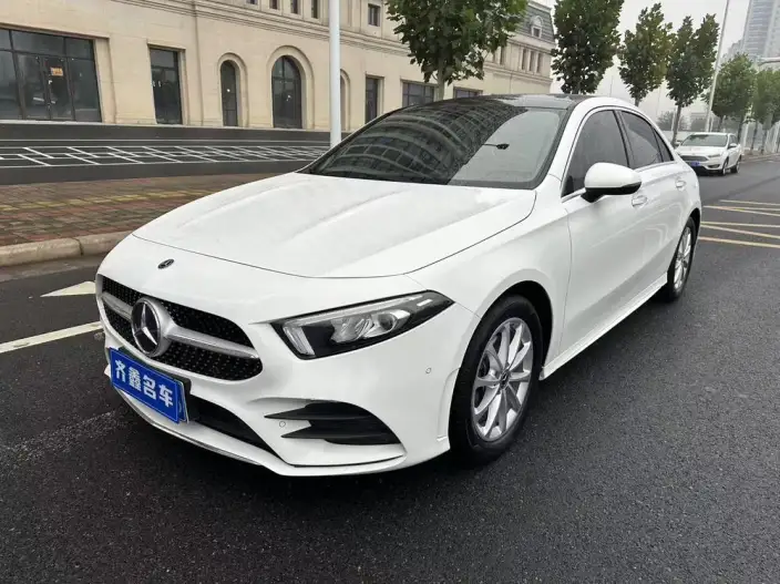 Mercedes-Benz A-class 2022 Model Facelift II A 200 L Sports sedan Fashion Edition – фото 1
