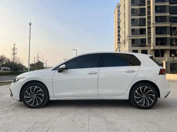 Volkswagen Golf 2024 Model 280TSI DSG Pro Lexiang Edition – фото 4